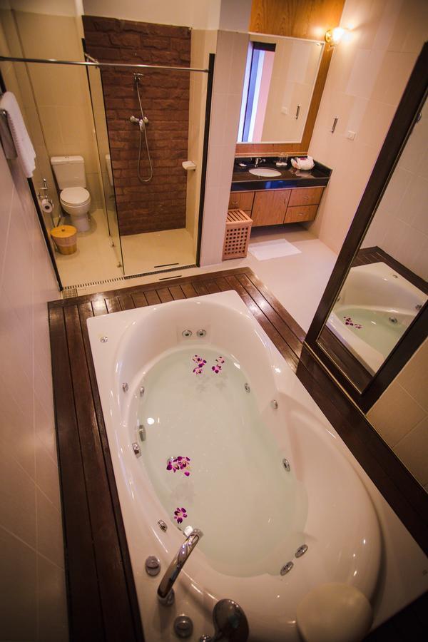 The Iris Pool Villa Rawai 客房 照片