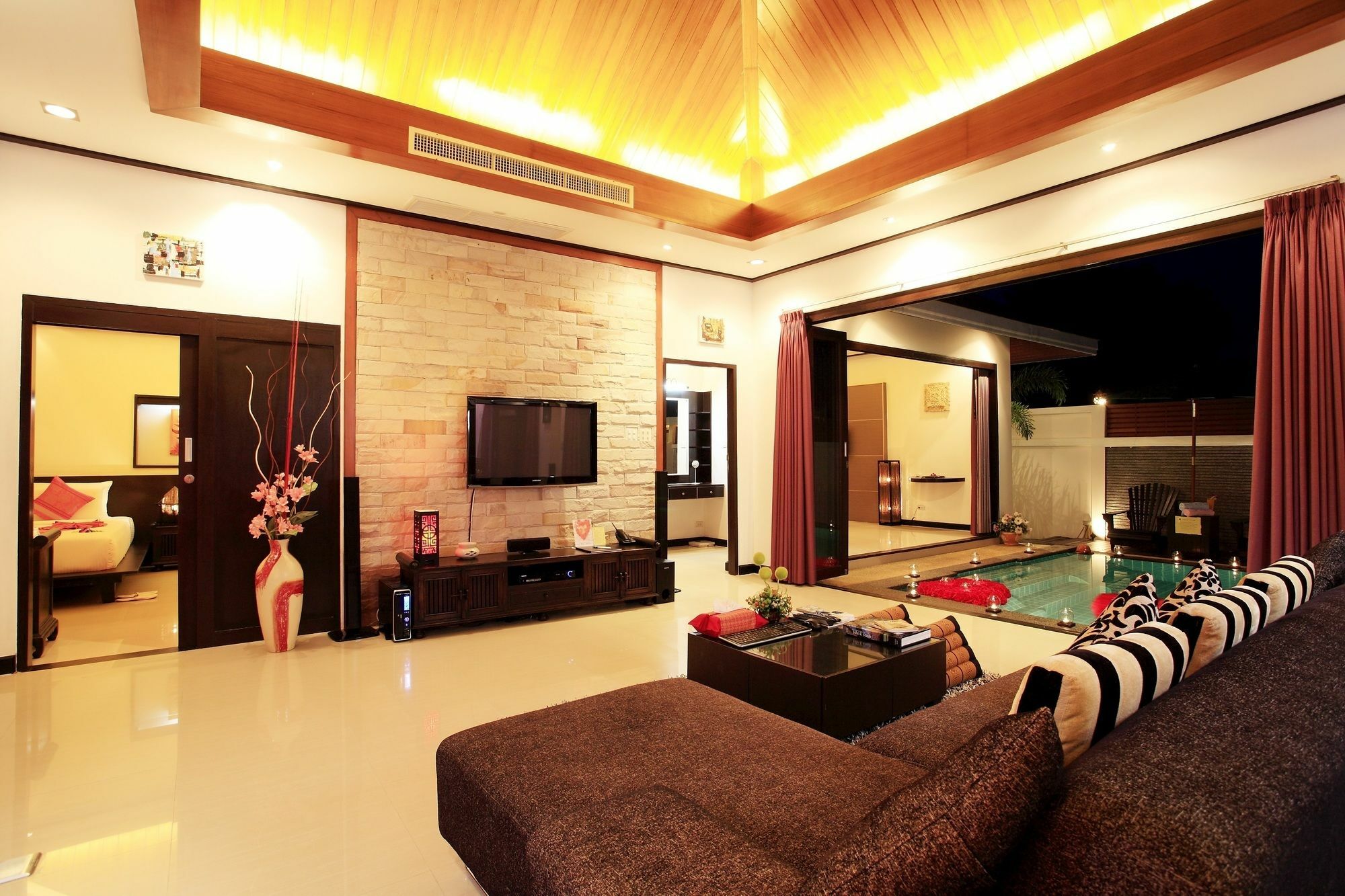 The Iris Pool Villa Rawai 外观 照片