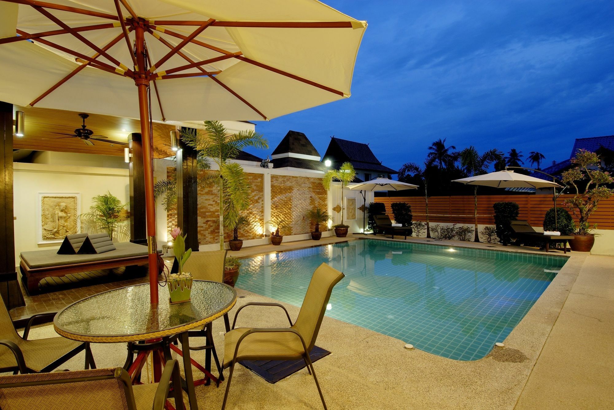 The Iris Pool Villa Rawai 外观 照片